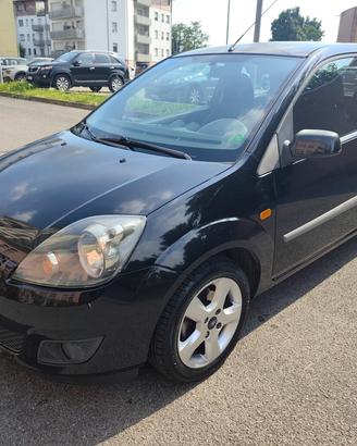 Ford Fiesta 1.2 Benz euro 4 neopatentati