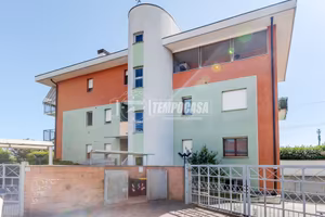 Trilocale, Via Cacciatori Delle Alpi 25 - Settimo
