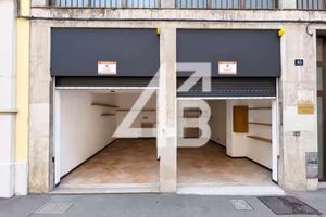 Box / Garage di 25 m² a Trieste