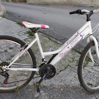 Mountain bike ragazza