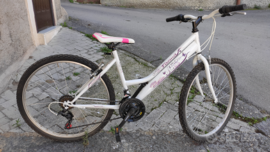 Mountain bike ragazza