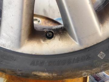 Gomme + cerchi 205/55/16