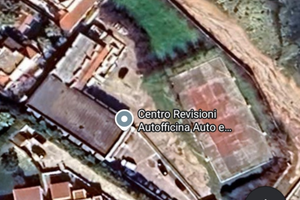 Ville con capannone sul mare