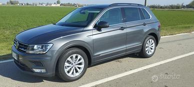 VOLKSWAGEN Tiguan 1.6 TDI SCR Sport & Style