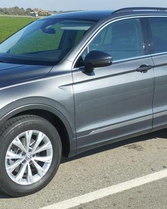 VOLKSWAGEN Tiguan 1.6 TDI SCR Sport & Style