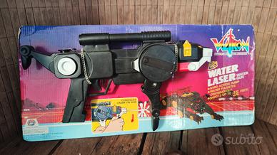 action figure robot Voltron water laser no motu