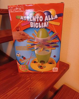 Gioco attento alla biglia 