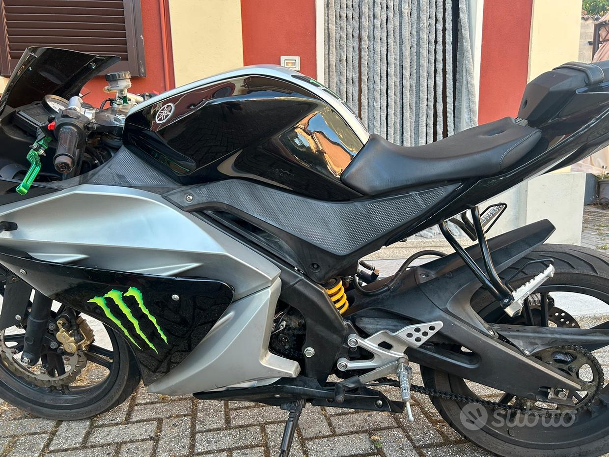 Yzf 125 Yamaha R125 Nera E Oro Yamaha Yzf R125 Nera Vendita In