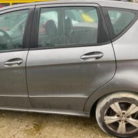 PORTIERA POSTERIORE SINISTRA MERCEDES Classe A W16