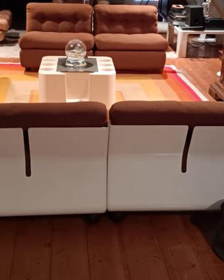 Poltrone Amanta Mario Bellini tavolino bar Bacco