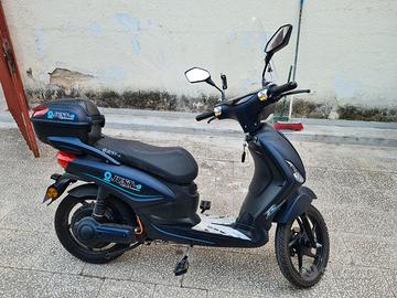Scoter Elettrico 50 cc - JUST e - Km. 1427