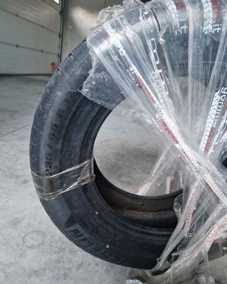 Pneumatico 235/65/R17