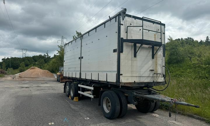 Rimorchio ribaltabile