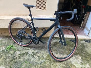 Gravel megamo jakar