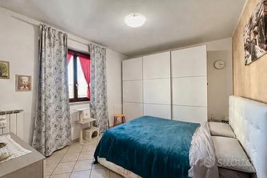 Ampio bilocale a Como con posto auto