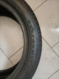  gomme pirelli 235/45/17