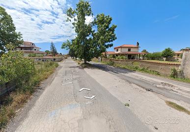 Ardea bilocale con posto auto