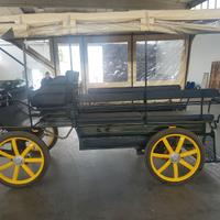 Carrozza wagonette coperta