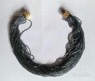 Collana girocollo in vetro con fili intrecciati