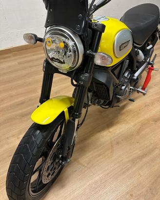 Ducati Scrambler flat track pro