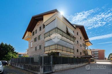 4 LOCALI A CASELLE TORINESE