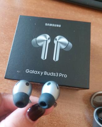 Buds 3 Pro auricolari 