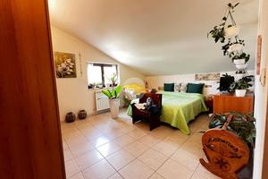 5 LOCALI A POGGIO PICENZE