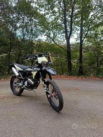 Fantic 125 XEF PERFORMANCE 2022