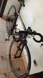 Bici da corsa Focus Izalco, sram red