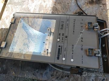 Faro da 150w Disano con cavo