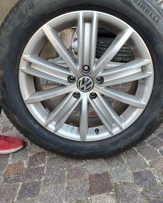 235 55 18 con cerchi VW Tiguan