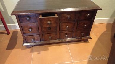Cassettiera in legno 