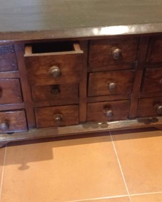 Cassettiera in legno 