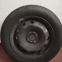 Set 4 Gomme estive Goodrich 185/65 R15 con cerchi