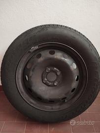 Set 4 Gomme estive Goodrich 185/65 R15 con cerchi