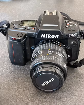 Nikon f90x con accessori