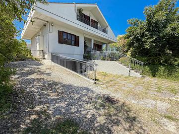 VILLA SINGOLA A CHIETI