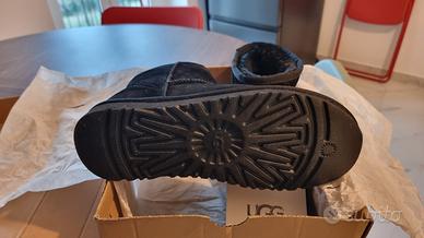 UGG stivaletto nero classico misura 37
