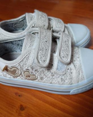 Scarpe per bambina. Numero 24.