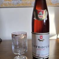 Bottiglia Vernaccia Extra dry del 1968, vintage