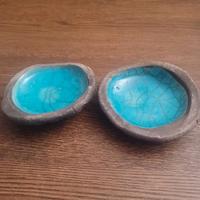 Coppia di ciotole decorative in ceramica e argilla