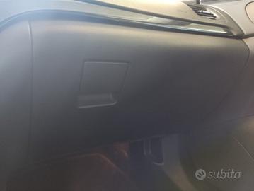 Cassetto portaoggetti OPEL INSIGNIA del 2011