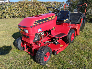 Trattorino tagliaerba Westwood 1012