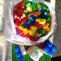 mattoncini no Lego e barbie 