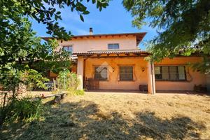 BIFAMILIARE A CASTELNUOVO BELBO