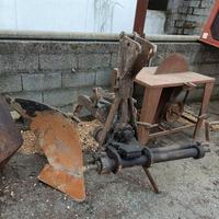 aratro monovomere tipo meccanico regolabile