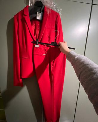 Tailleur rosso di liu jo