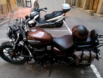 R.E.  Meteor 350 e Himalayan 411