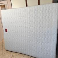 Materasso Memory matrimoniale praticamente nuovo