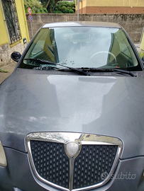 Lancia Ypsilon 1000 compreso di passaggio